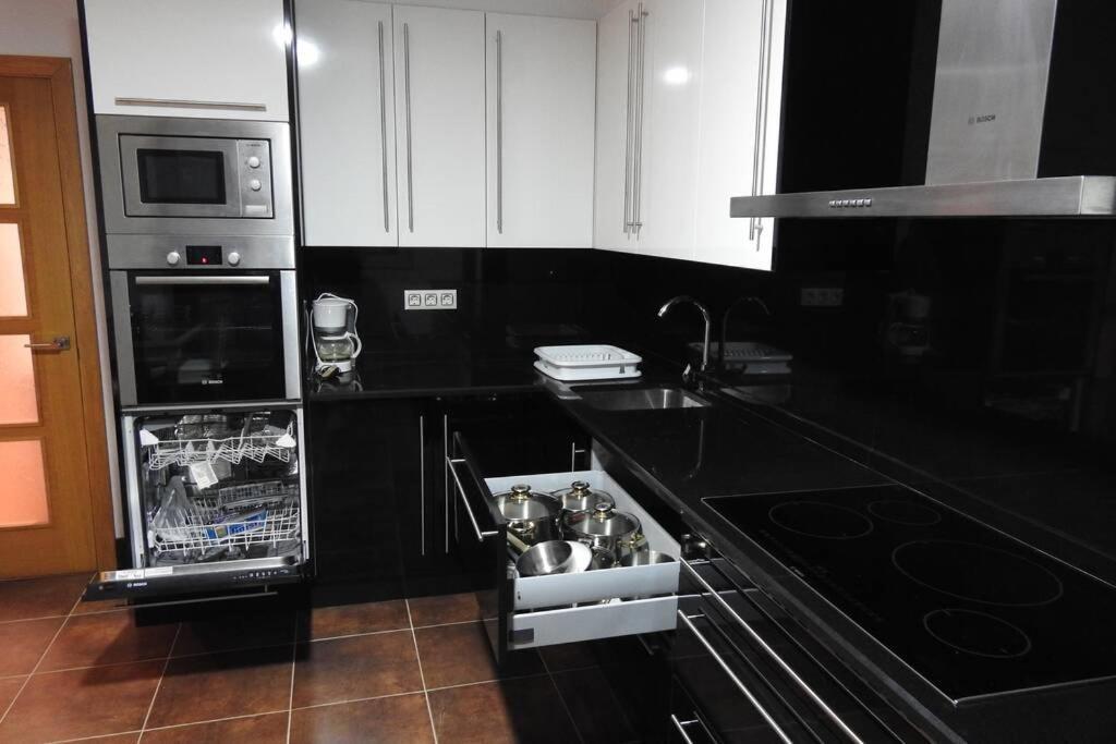 Apartamento De 4 Dormitorios En Camarinas Camariñas Exterior foto